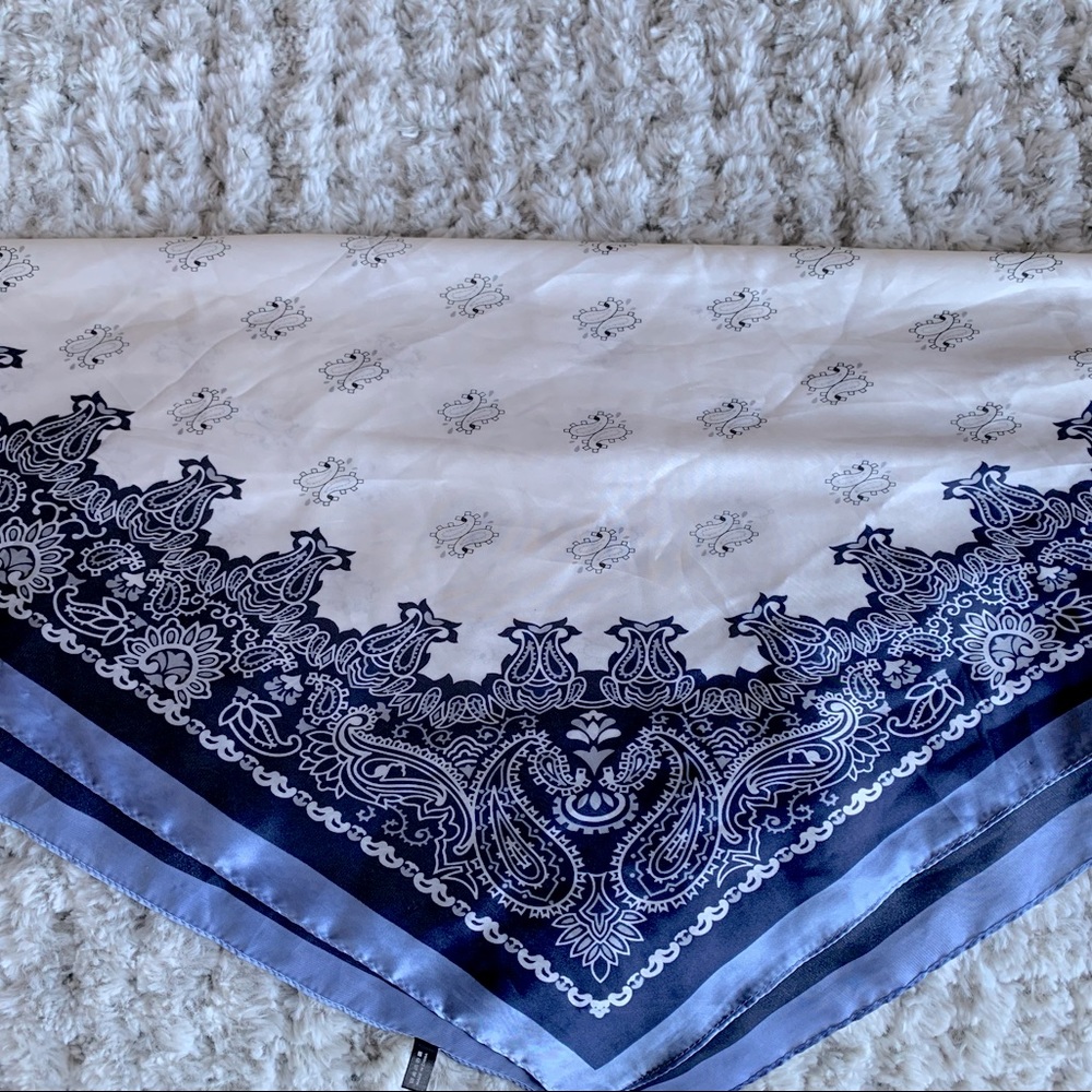 Satin-like bandana tie top